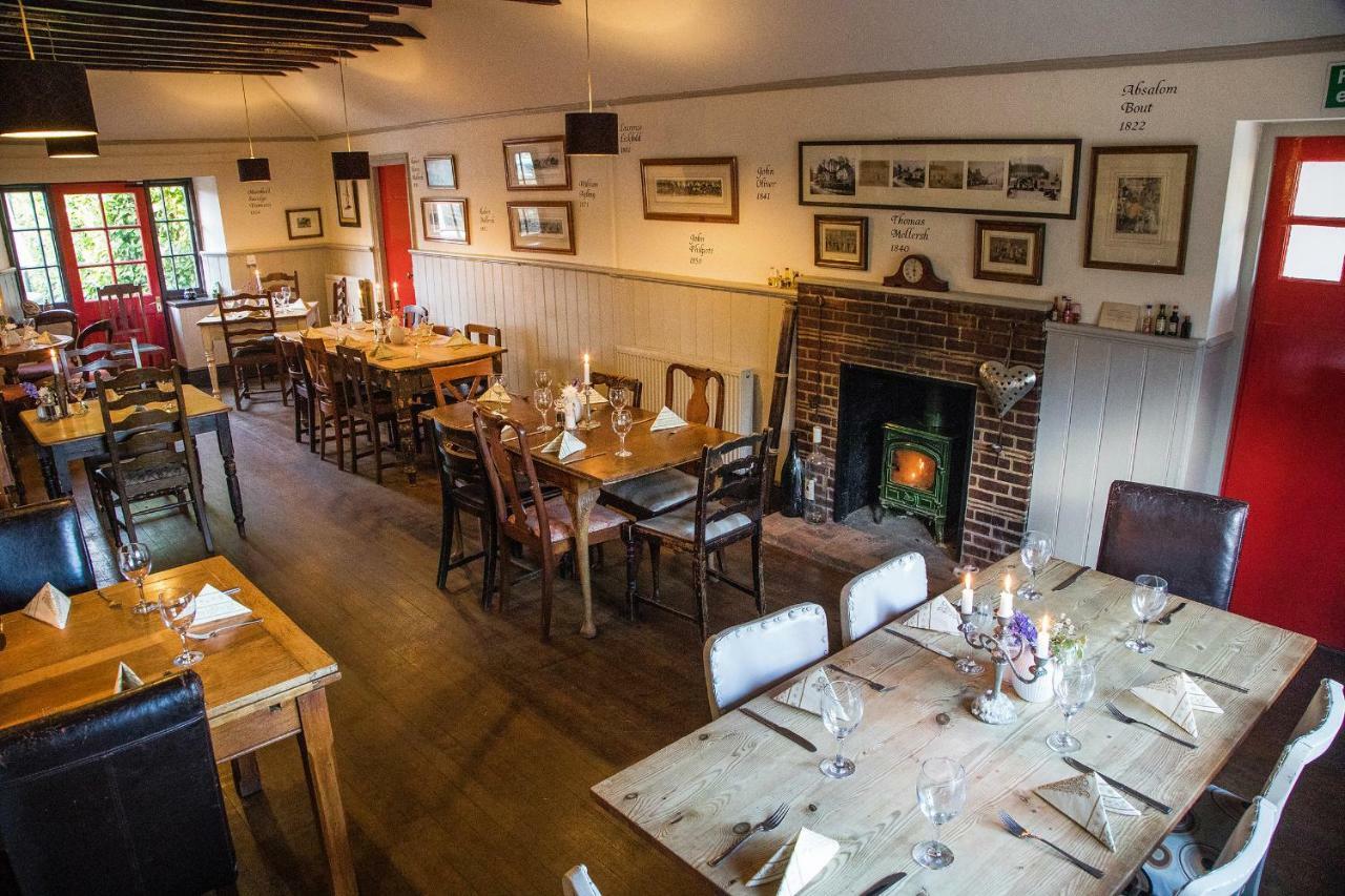 The Merry Harriers Bed and Breakfast Godalming Εξωτερικό φωτογραφία